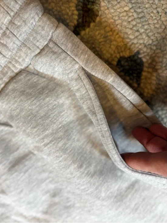 NWOT Light Gray Lounge Sweatpants Women’s Size Medium Soft Cozy Weekends - Picture 4 of 6